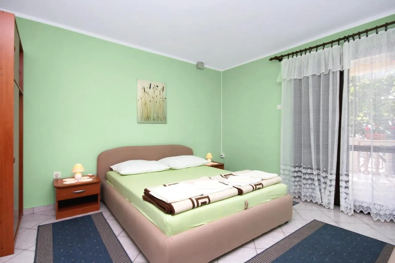 Apartments With A Parking Space Novi Vinodolski - 5593 Κροατία